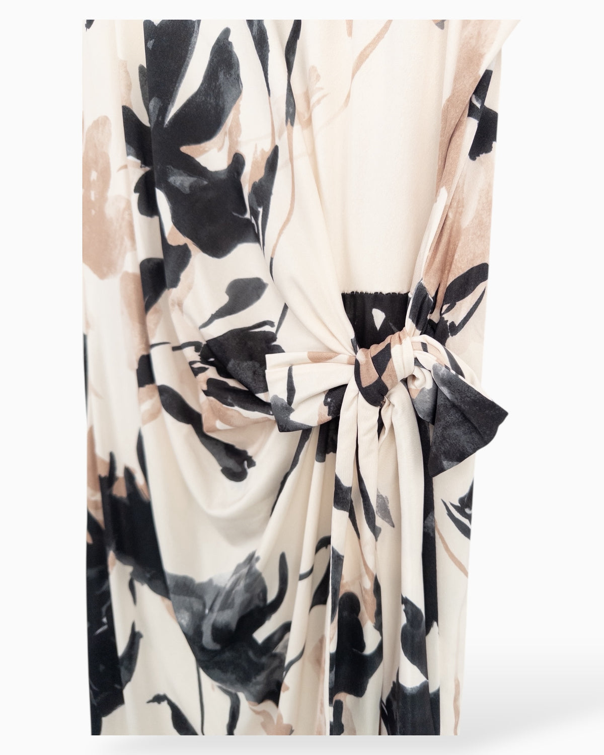 Kleid mit Blumen-Muster schwarz