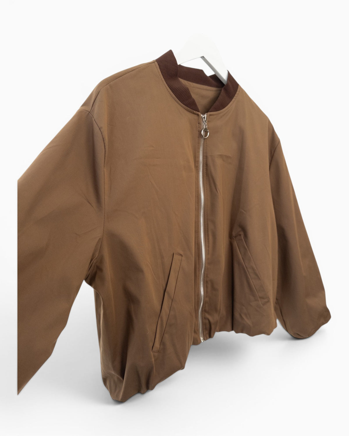 Leichte Bomberjacke mit Reißverschluss braun