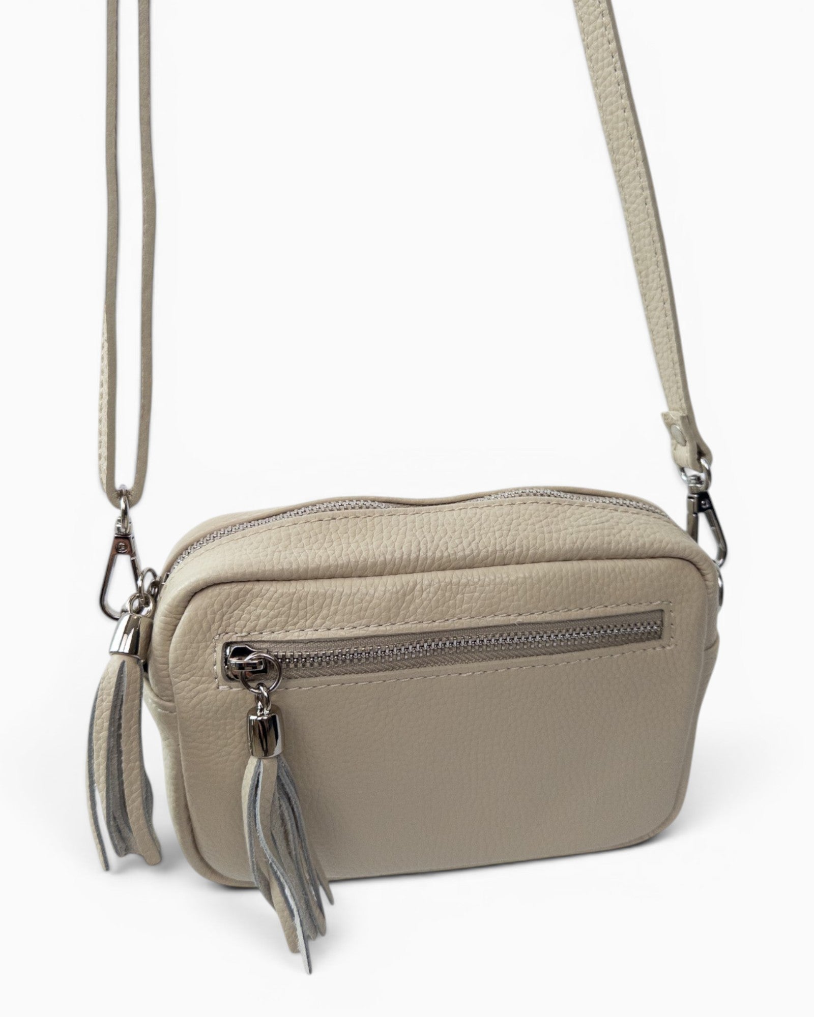 Leder-Umhängetasche mit Quasten beige