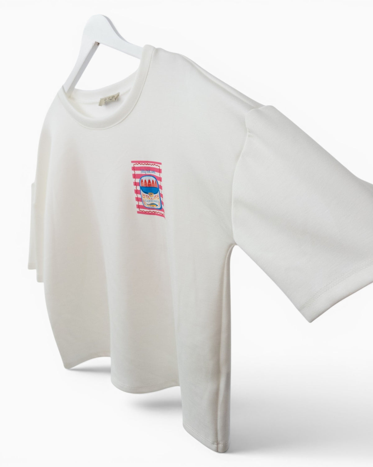 Shirt mit Sardinenmotiv und Rückendruck weiß