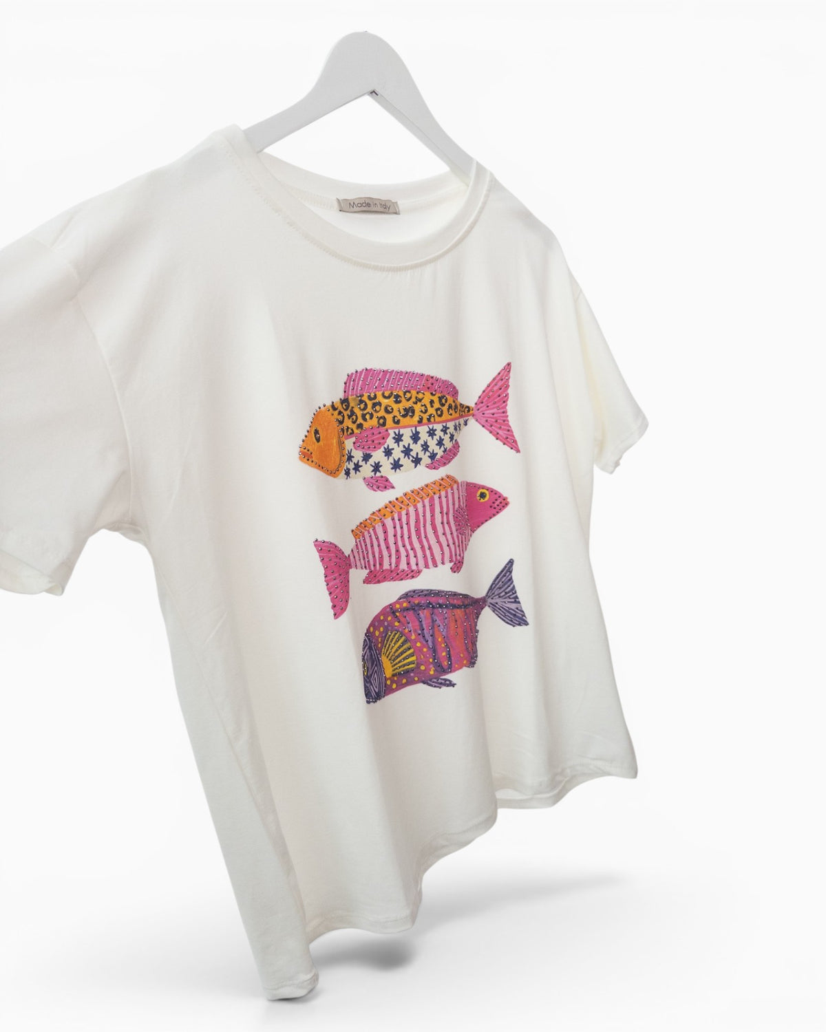 Shirt mit buntem Fischmotiv und Strassdetails weiß