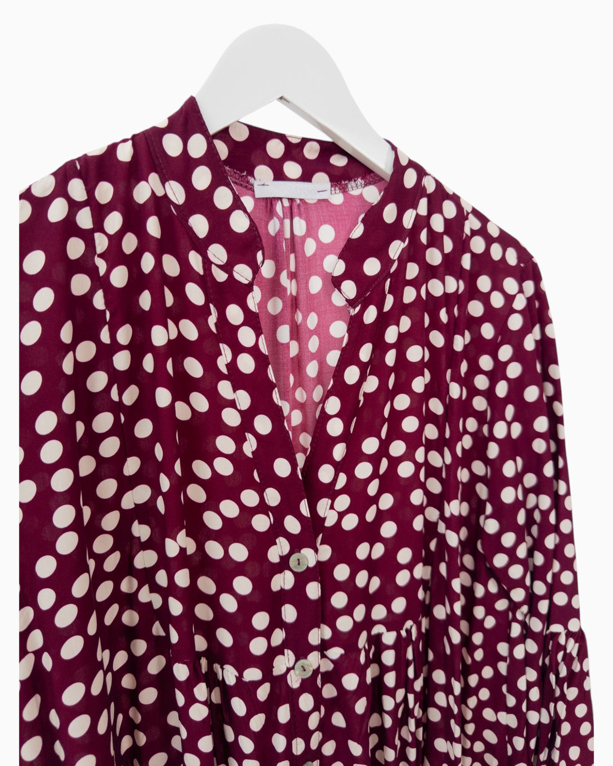 Kleid mit Punktemuster und Knopfleiste bordeaux