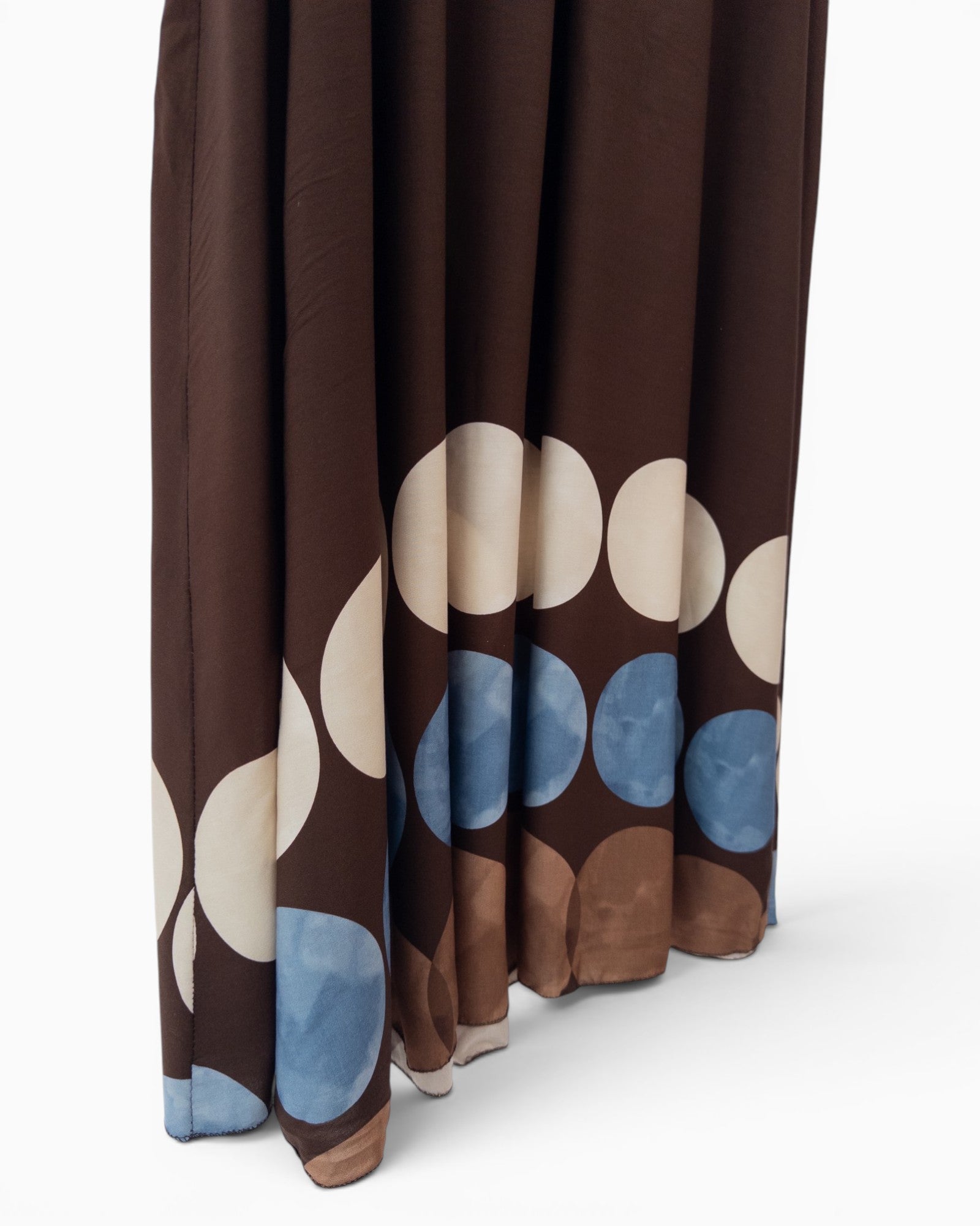 Ärmelloses Maxikleid mit großem Punktmuster dunkelbraun