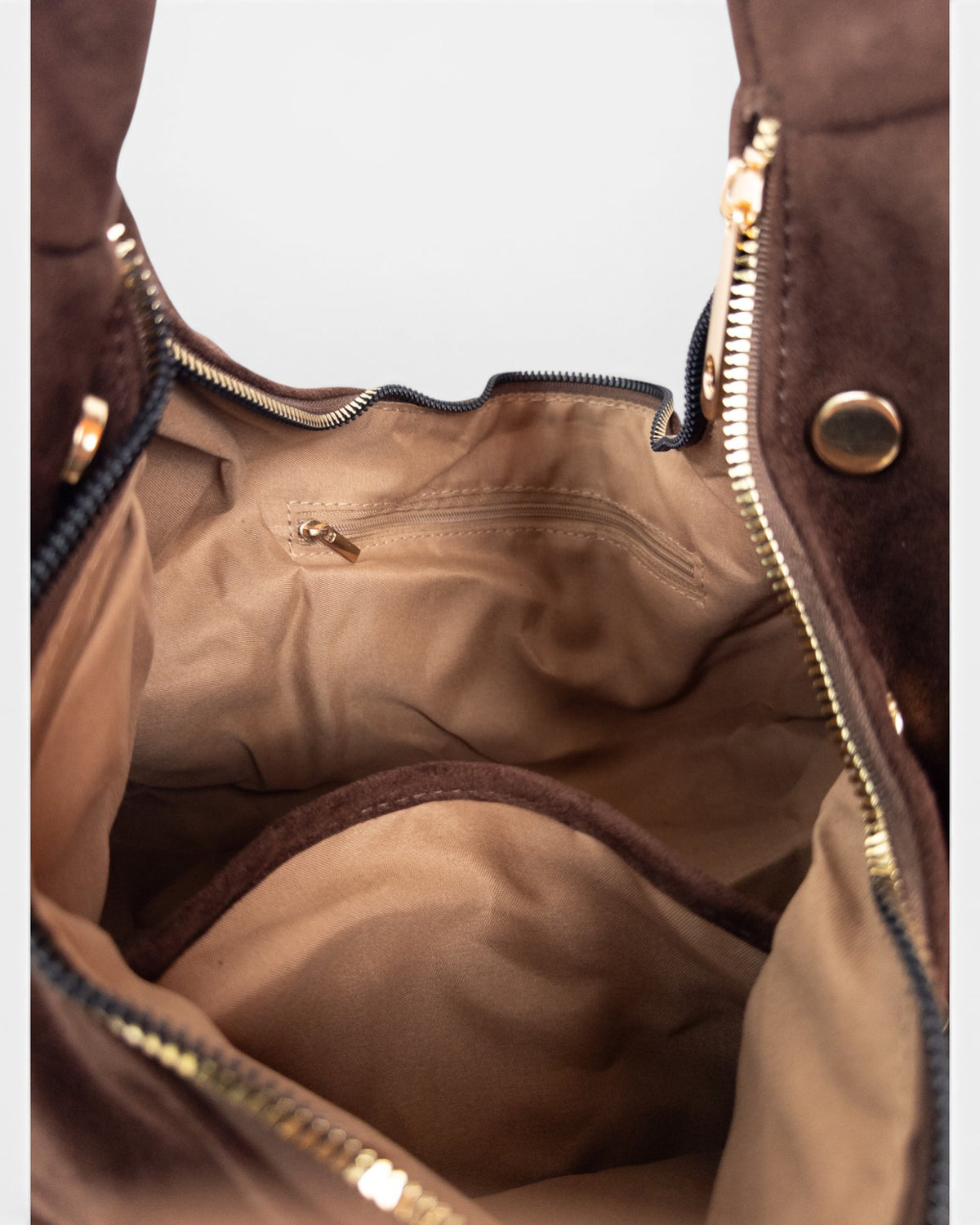 Handtasche Nieten Wildlederoptik dunkelbraun