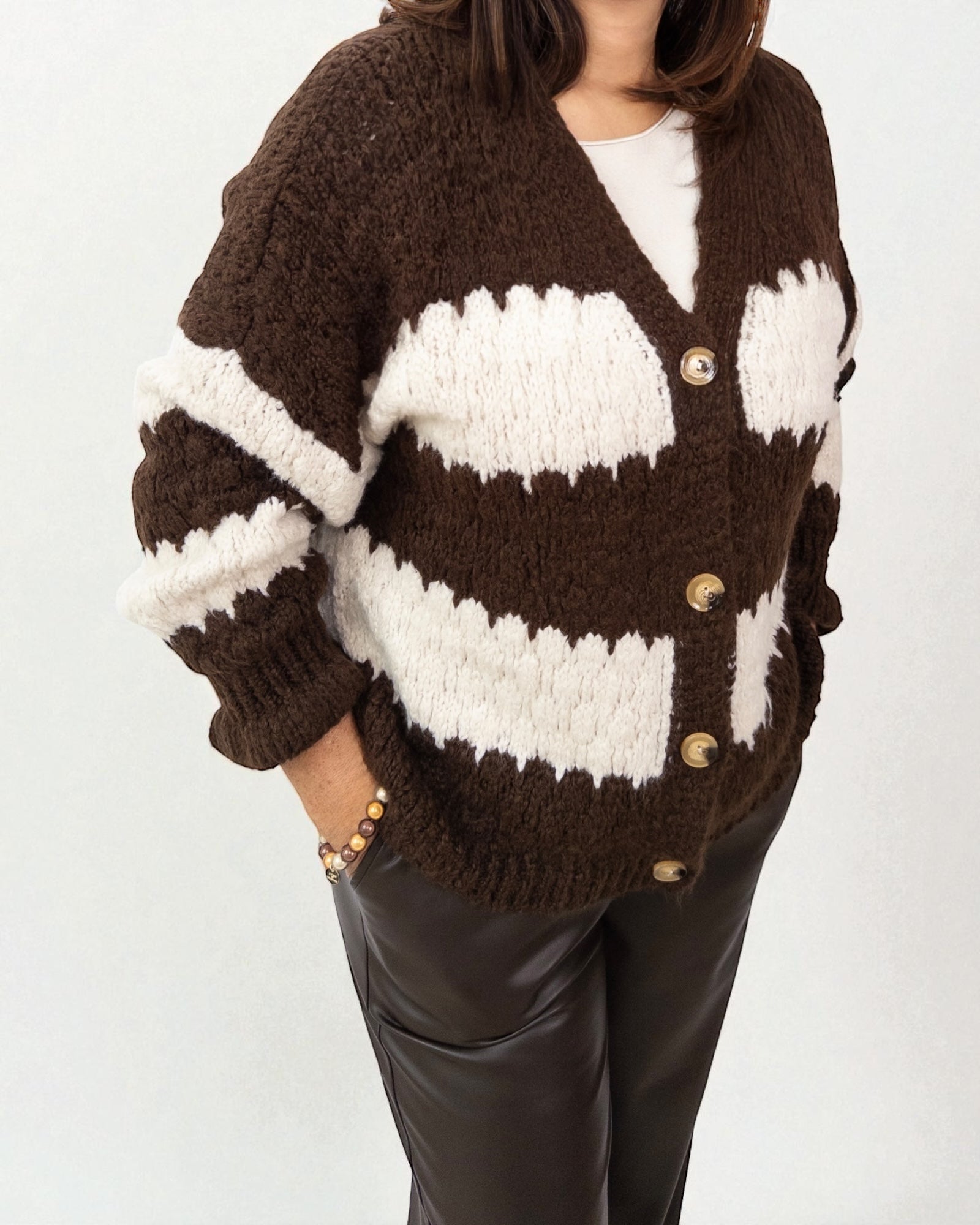 Strickjacke mit Streifen creme schwarz
