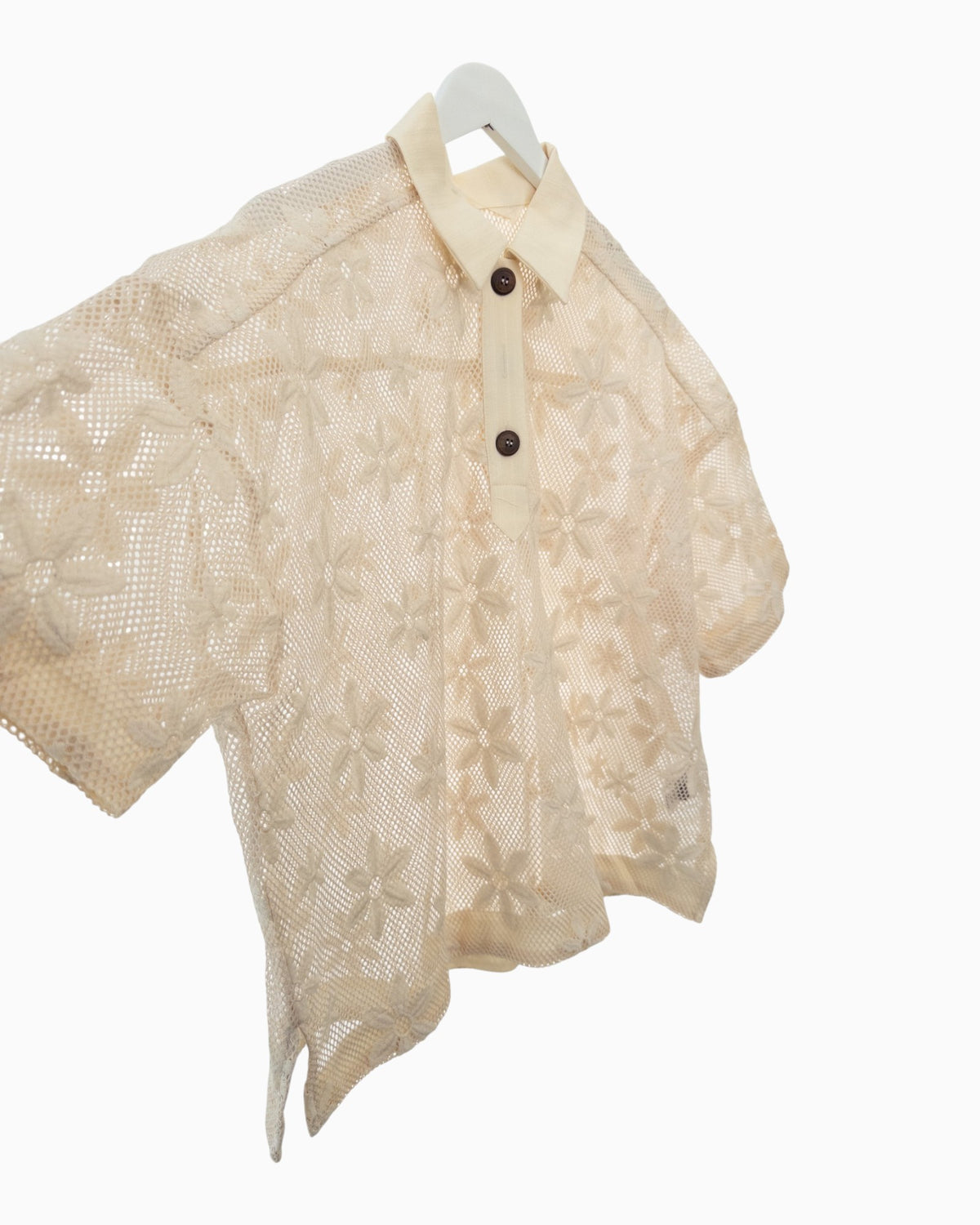 Leichtes Blusenshirt in Häkeloptik mit Blumenmuster creme