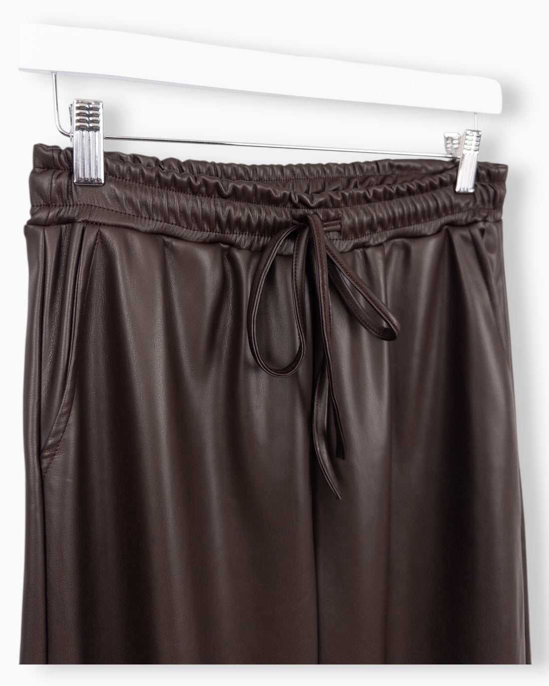Hose in Lederoptik dunkelbraun