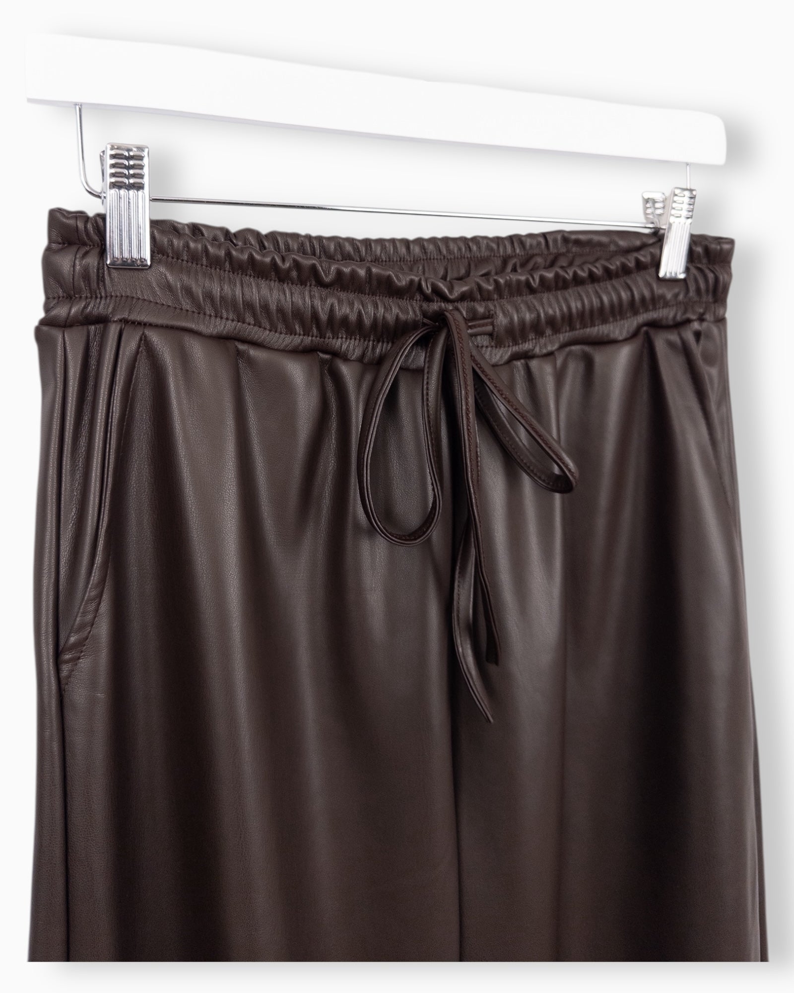 Hose in Lederoptik dunkelbraun