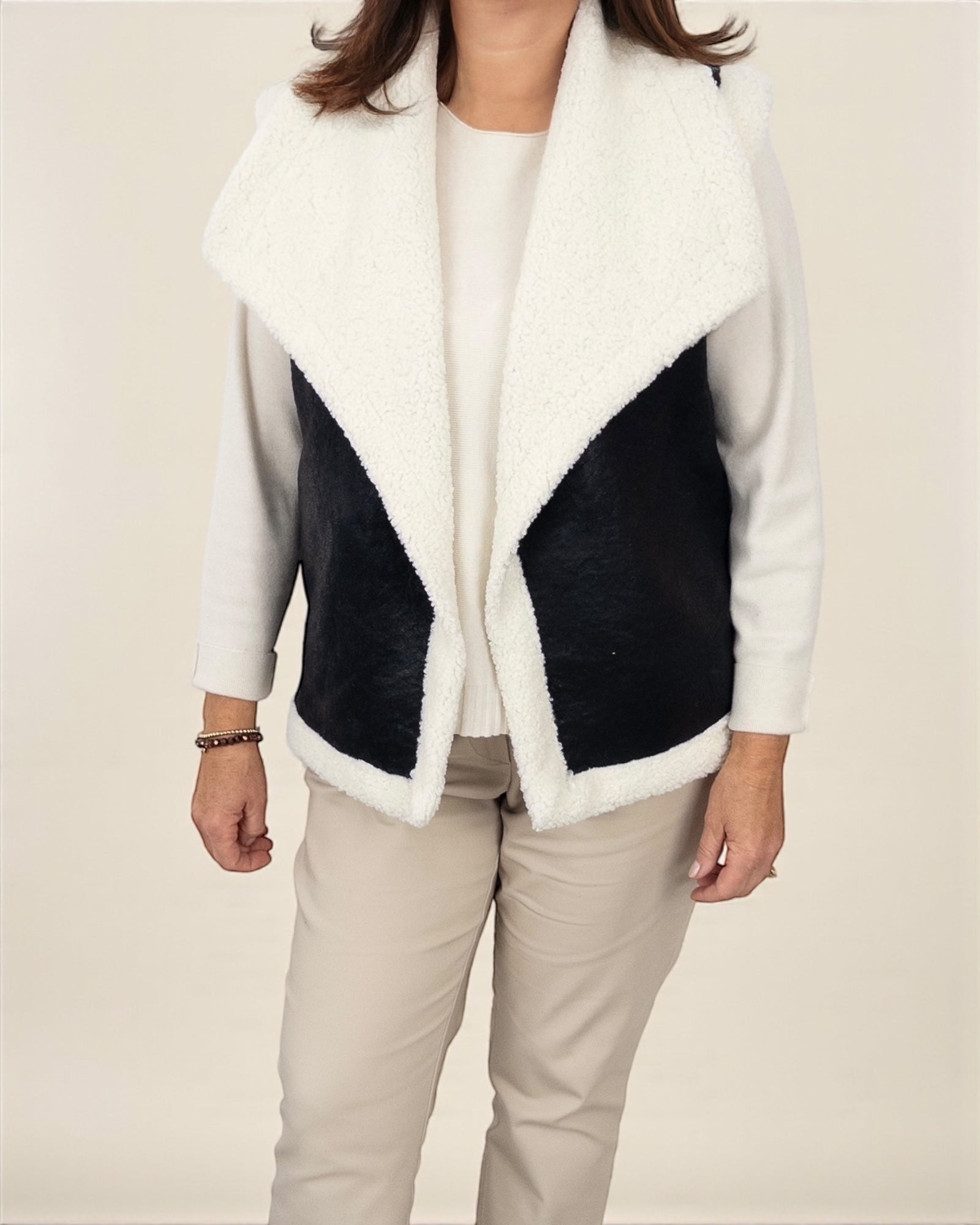 Teddy Weste schwarz creme