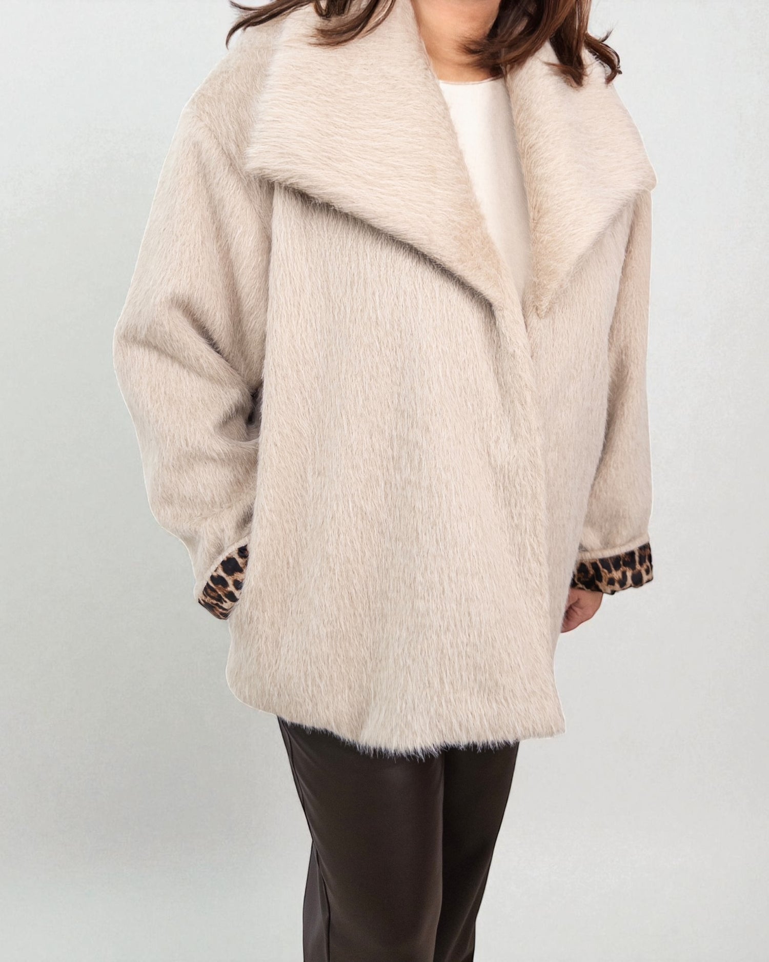 Kurze Jacke Kunstpelz beige