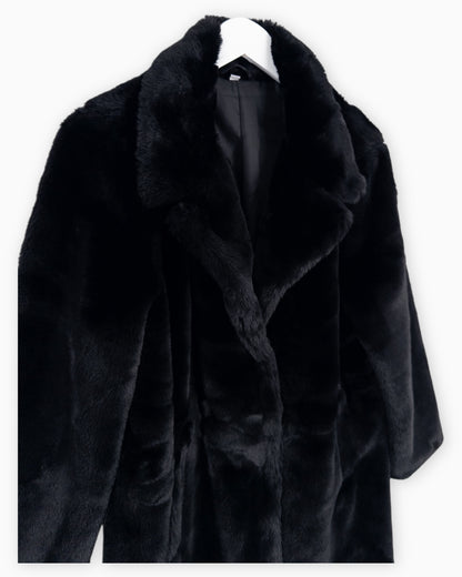 Flauschiger Mantel schwarz