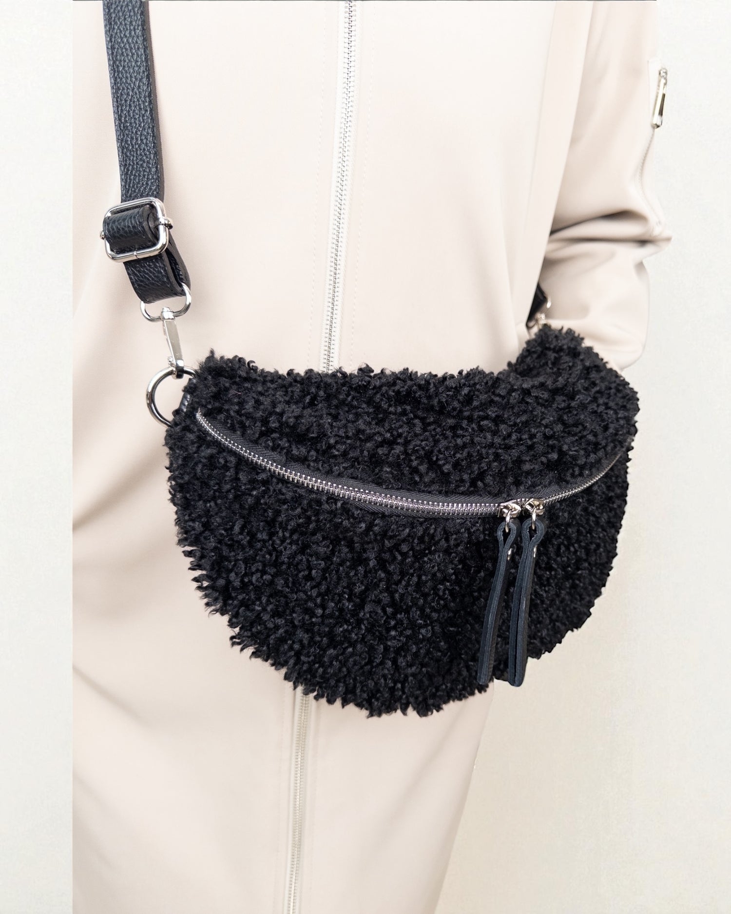 Teddy Umhängetasche schwarz