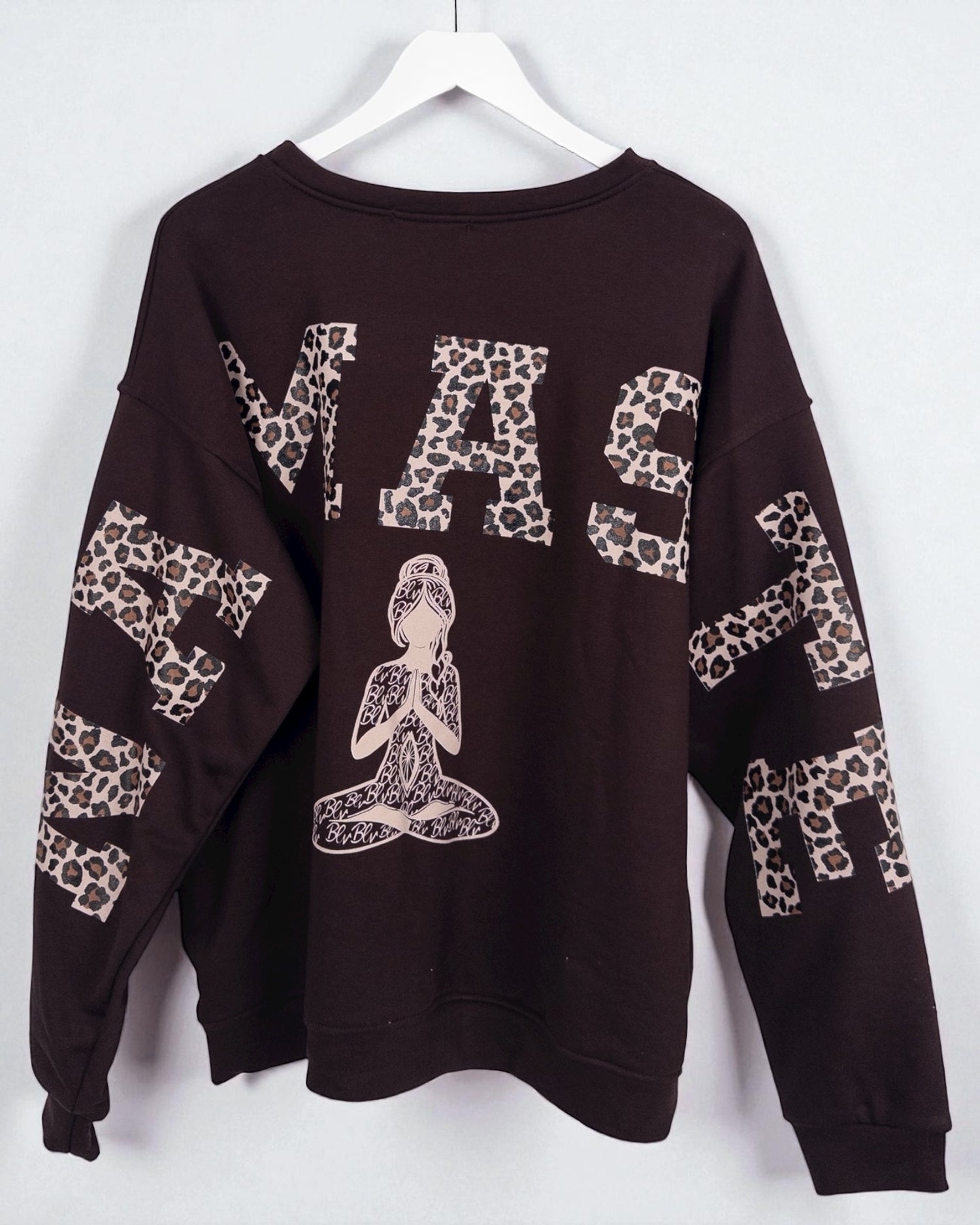 Leo Sweatshirt Namaste dunkelbraun