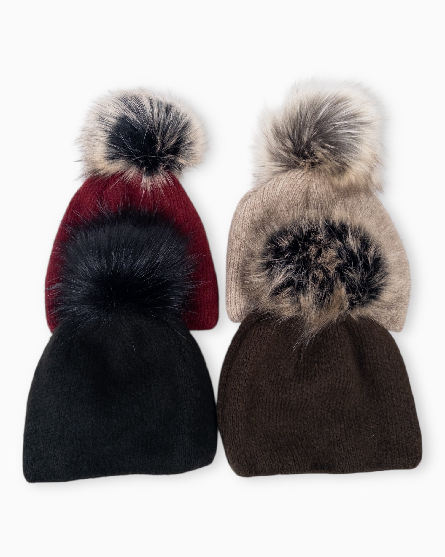 Winterwarme Mütze mit Bommel dunkelbraun