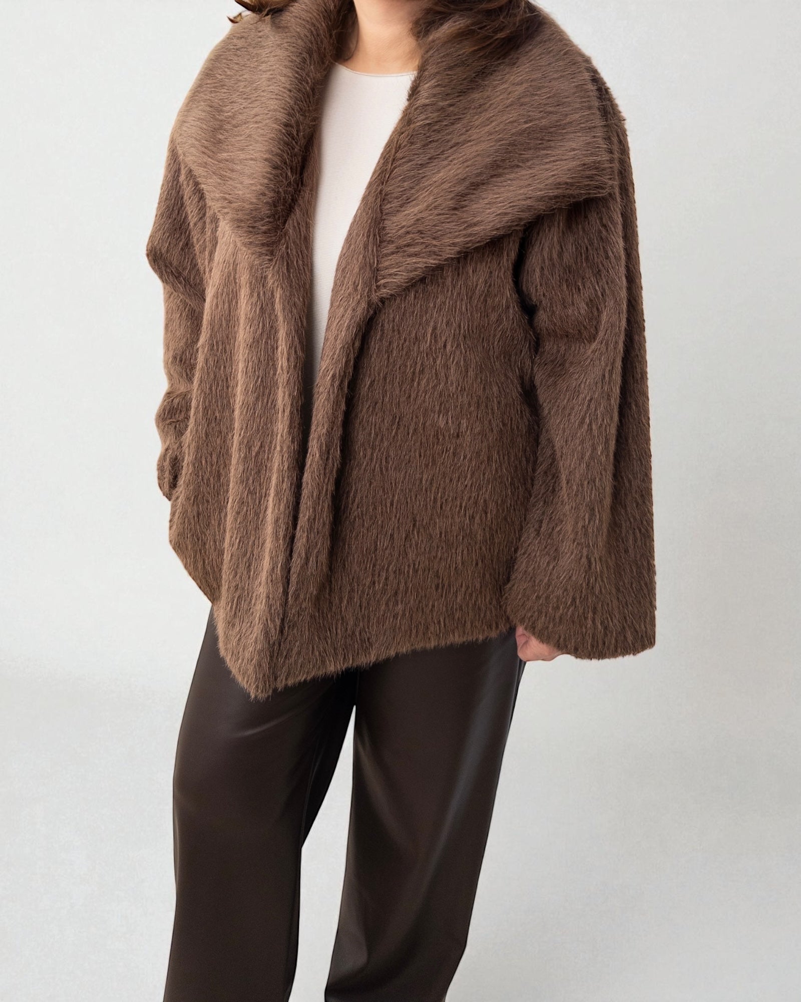 Kurze Jacke Kunstpelz braun