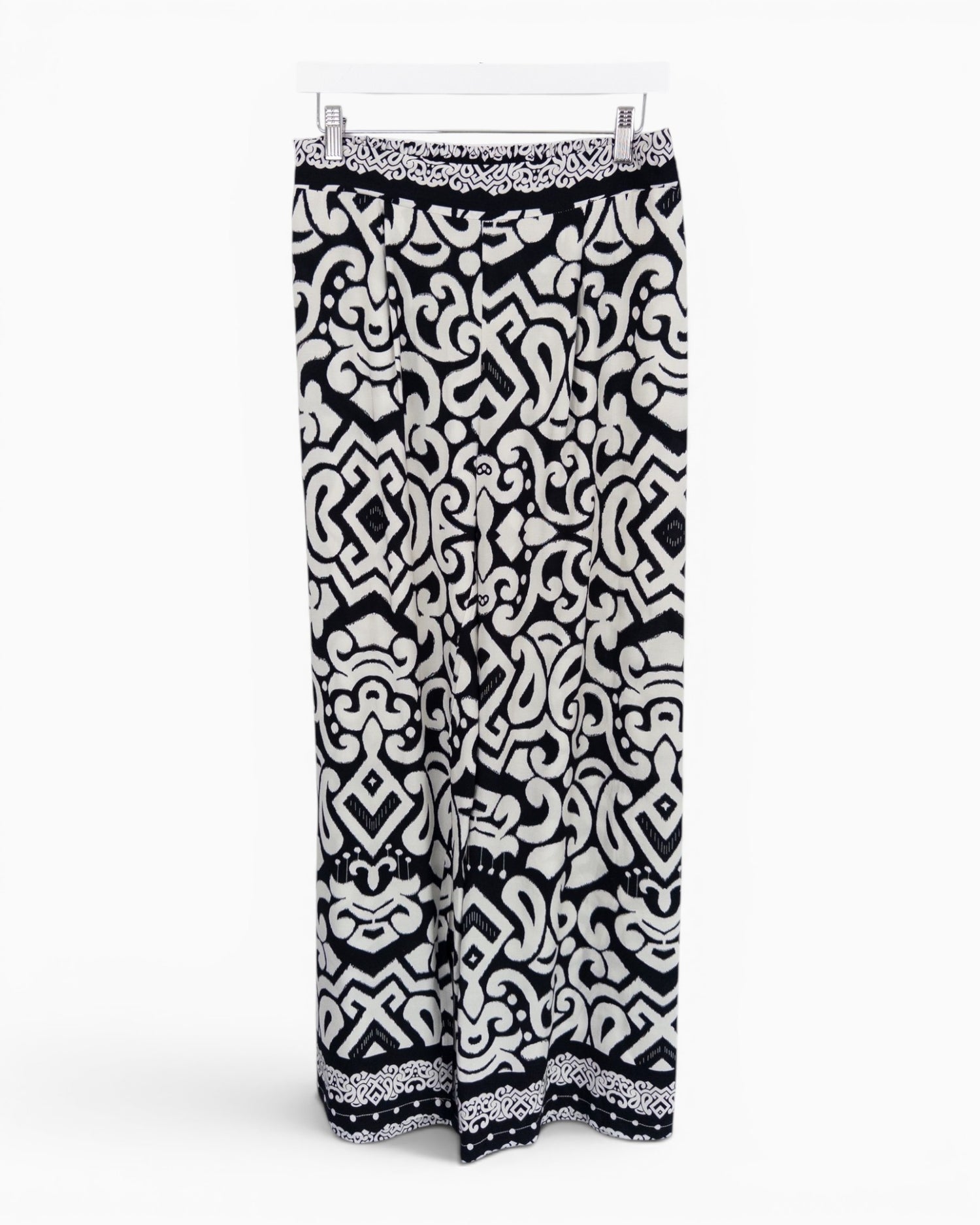 Leichte Hose mit Musterung schwarz weiß