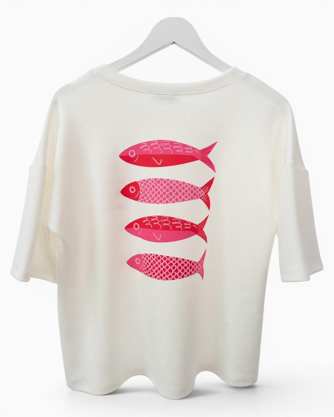 Shirt mit Fischmotiv und Rückendruck weiß pink