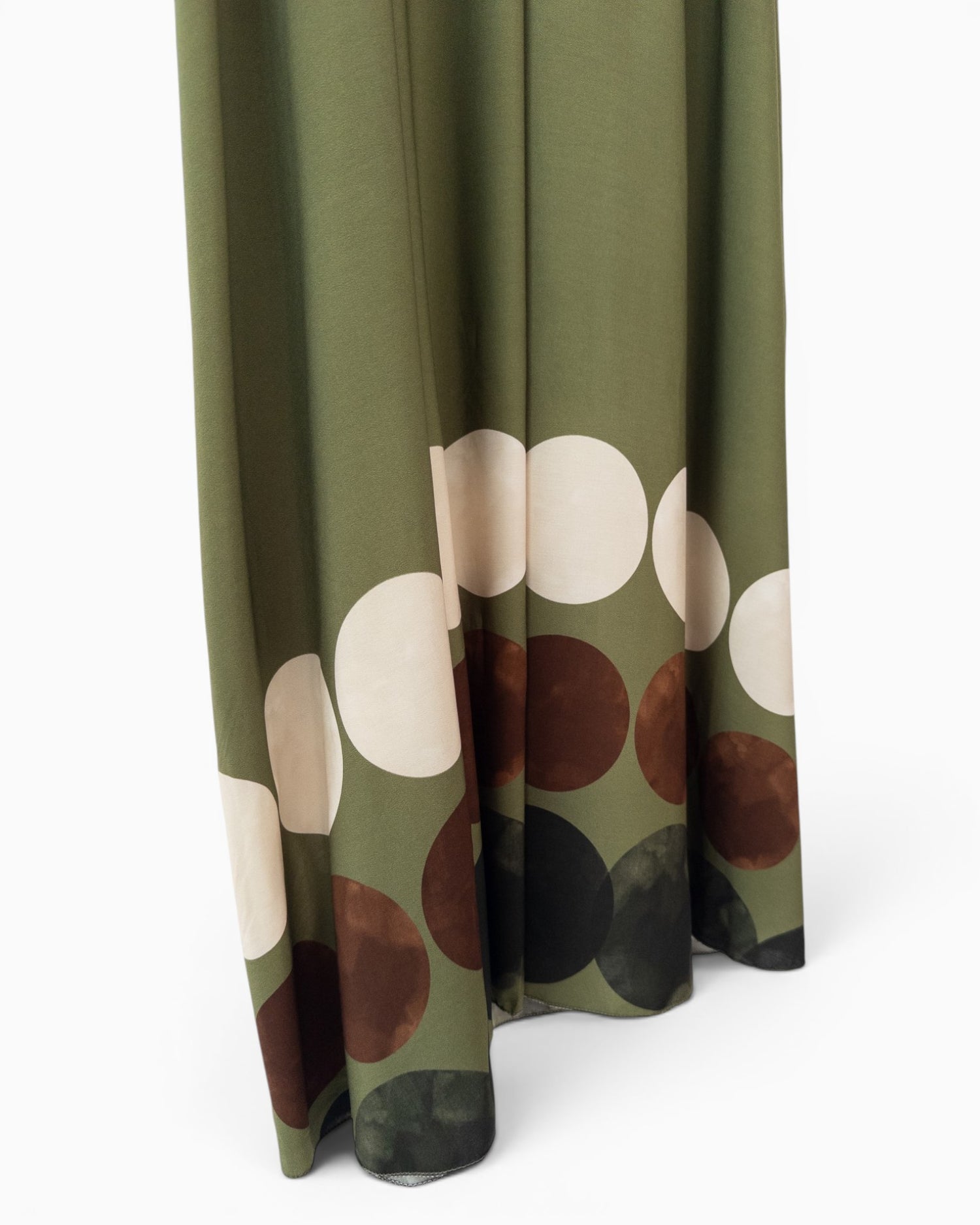 Ärmelloses Maxikleid mit großem Punktmuster olivgrün