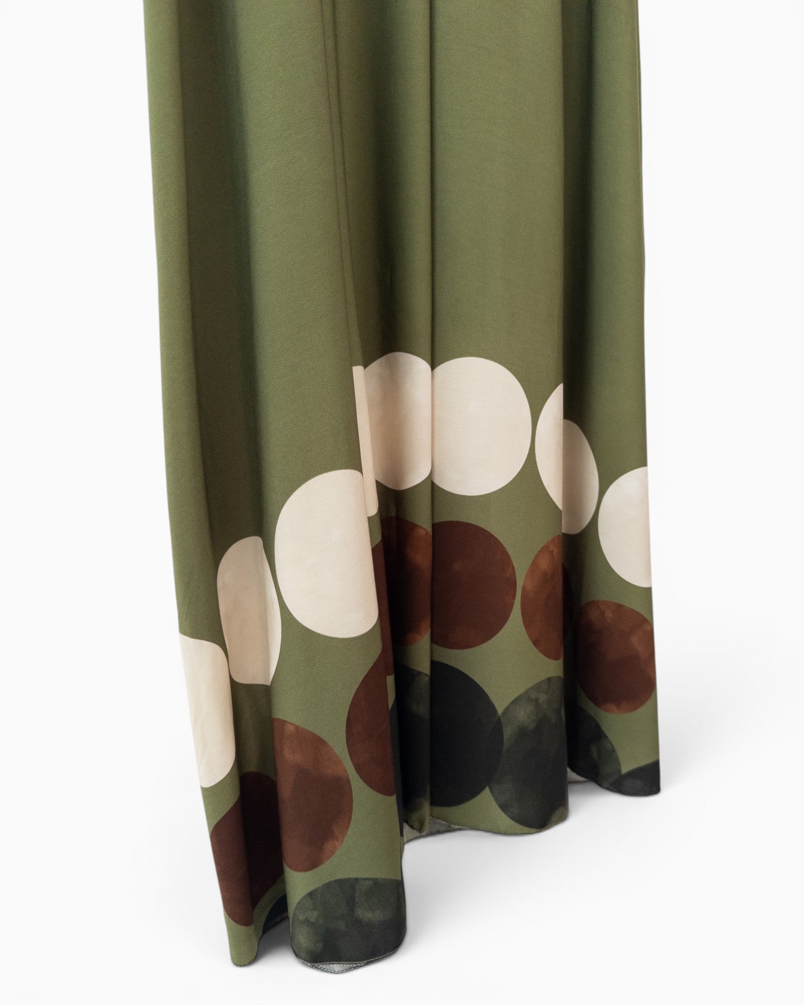 Ärmelloses Maxikleid mit großem Punktmuster olivgrün
