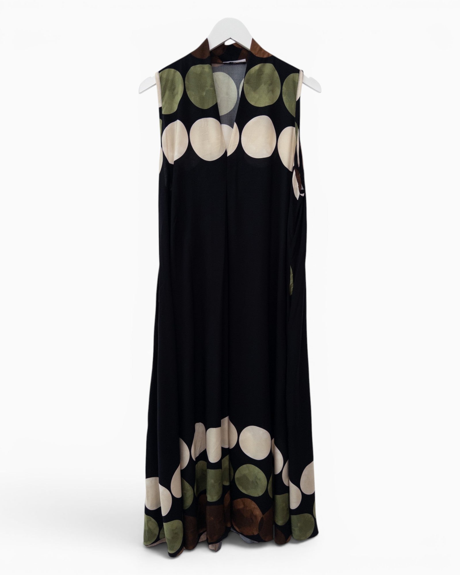 Ärmelloses Maxikleid mit großem Punktmuster schwarz