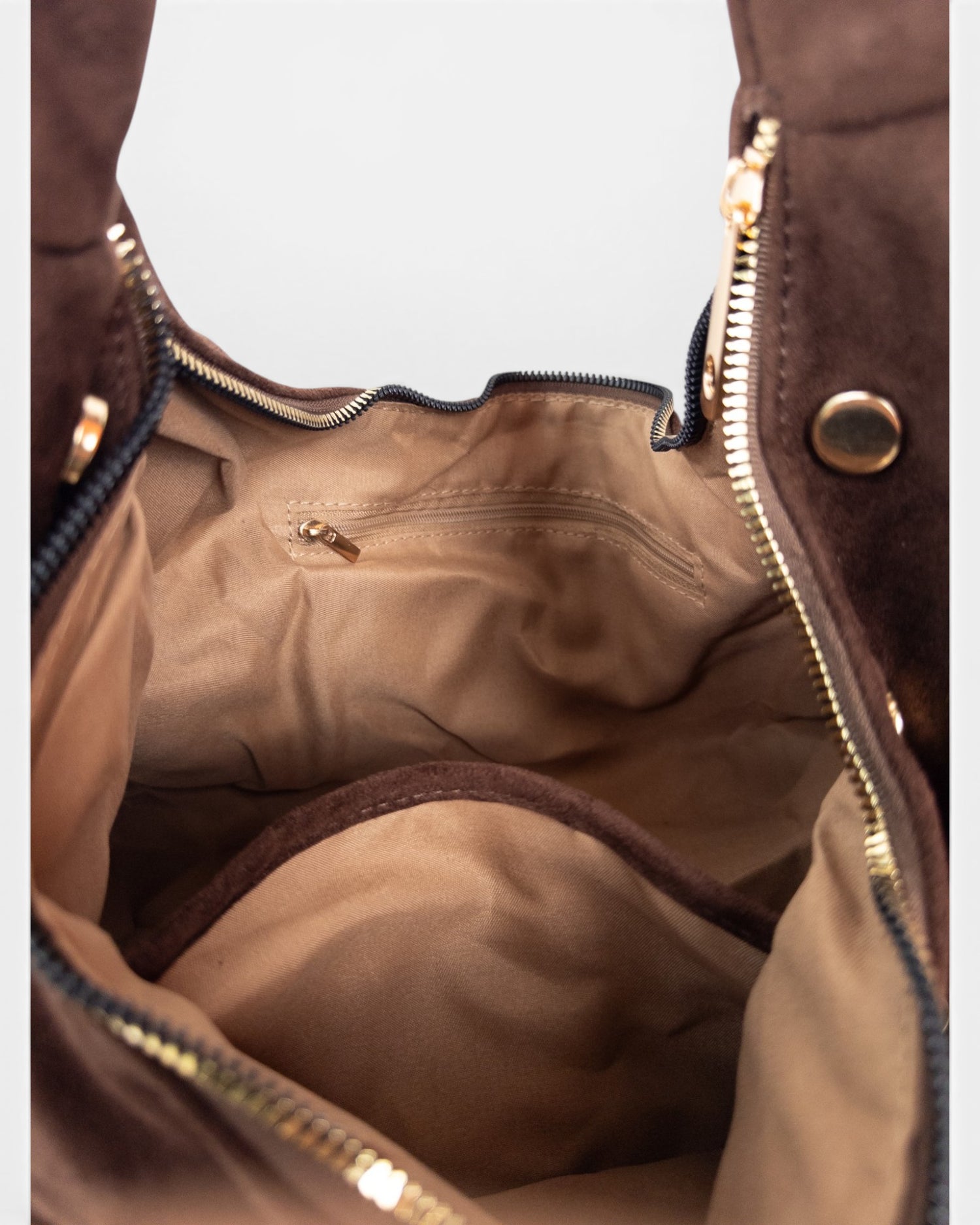 Handtasche Nieten Wildlederoptik dunkelbraun