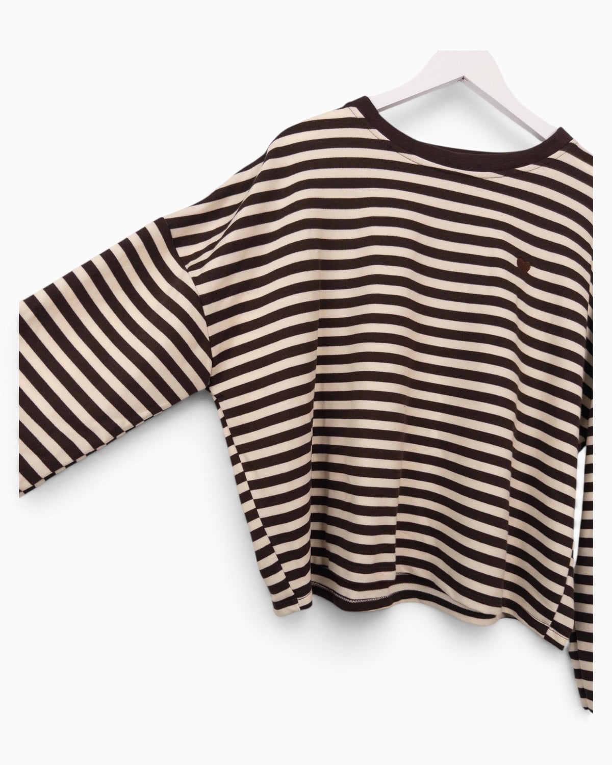 Streifenpullover mit Herz creme braun
