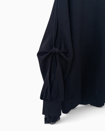 Pullover mit Spitze am Ärmel schwarz
