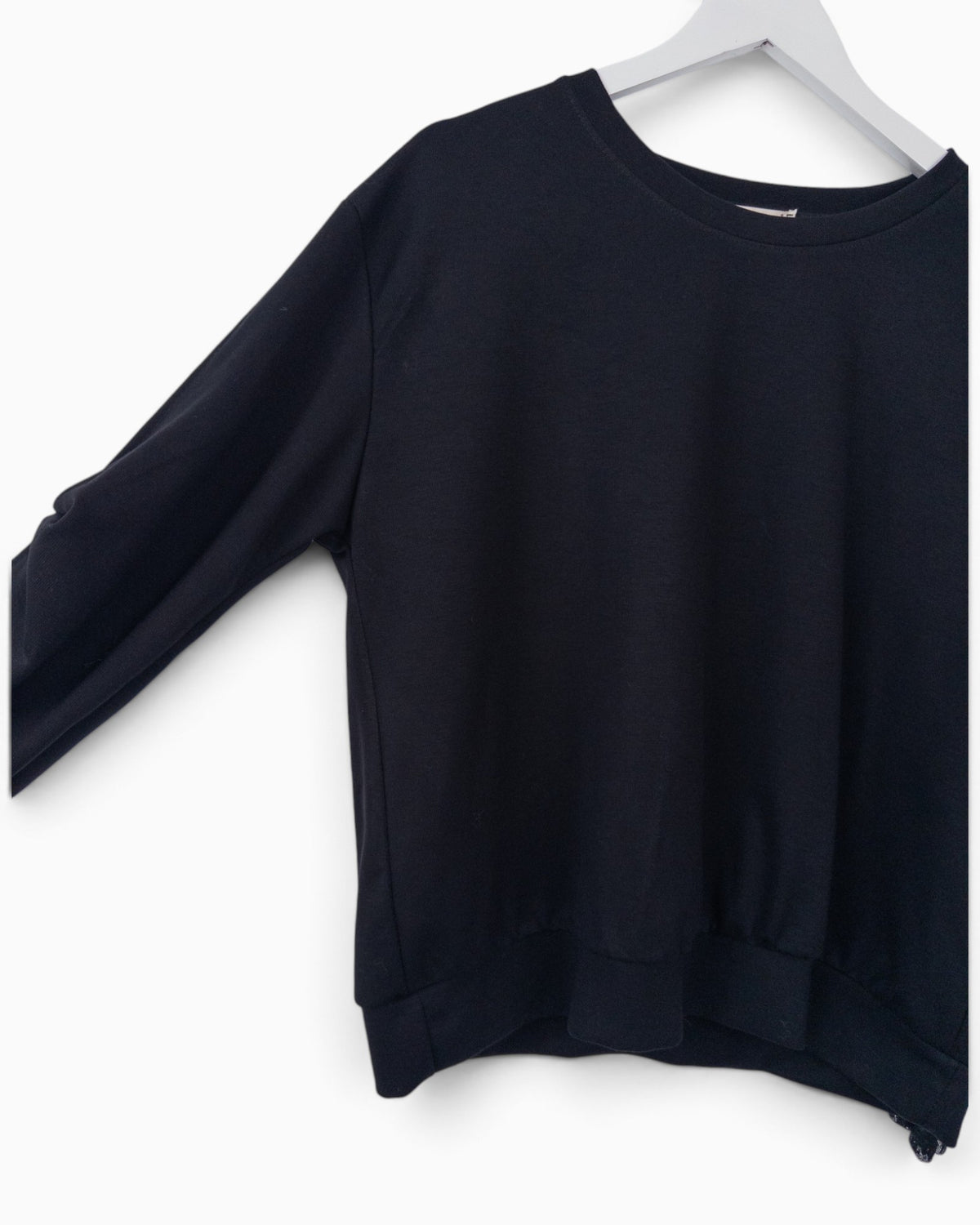 Pullover mit Spitze am Ärmel schwarz