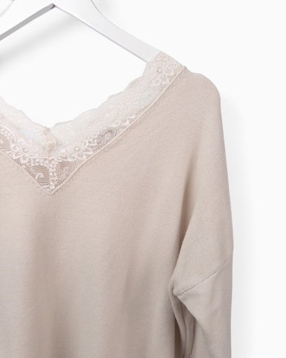 Strickpullover mit Spitze sand