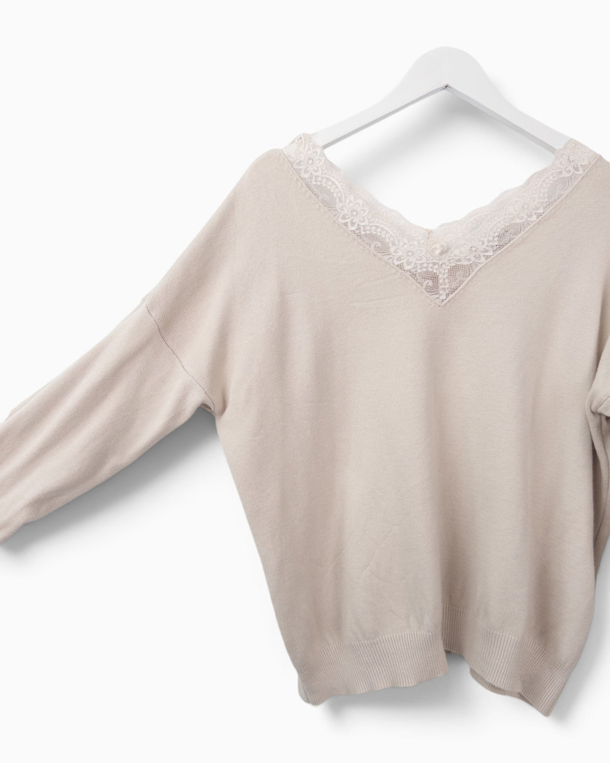 Strickpullover mit Spitze sand