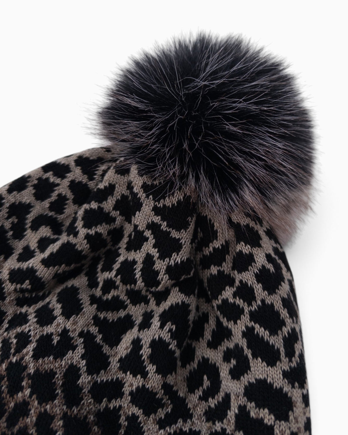 Mütze Leo mit Bommel schwarz taupe