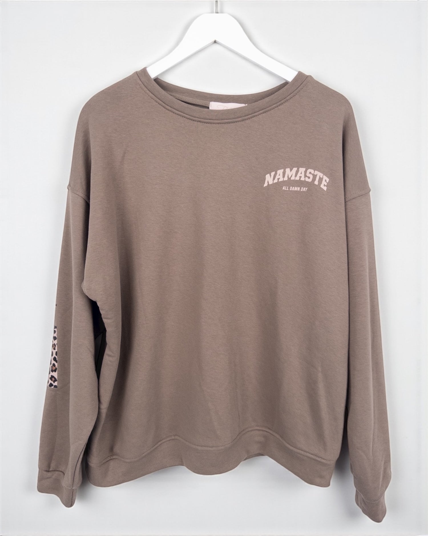 Leo Sweatshirt Namaste braun