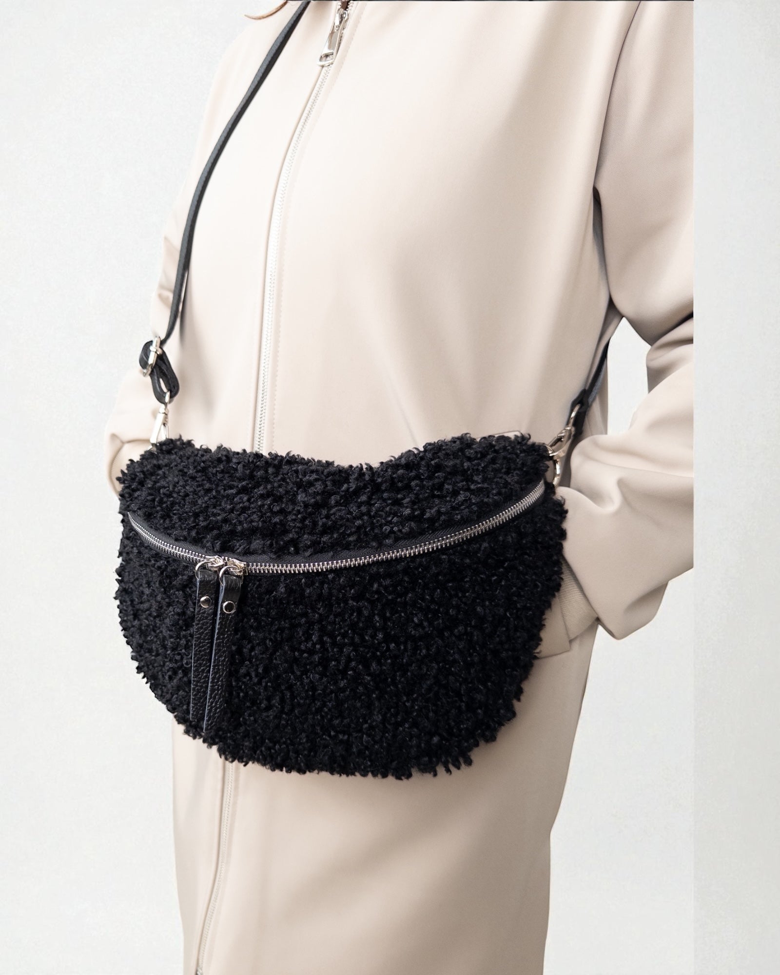 Teddy Umhängetasche schwarz