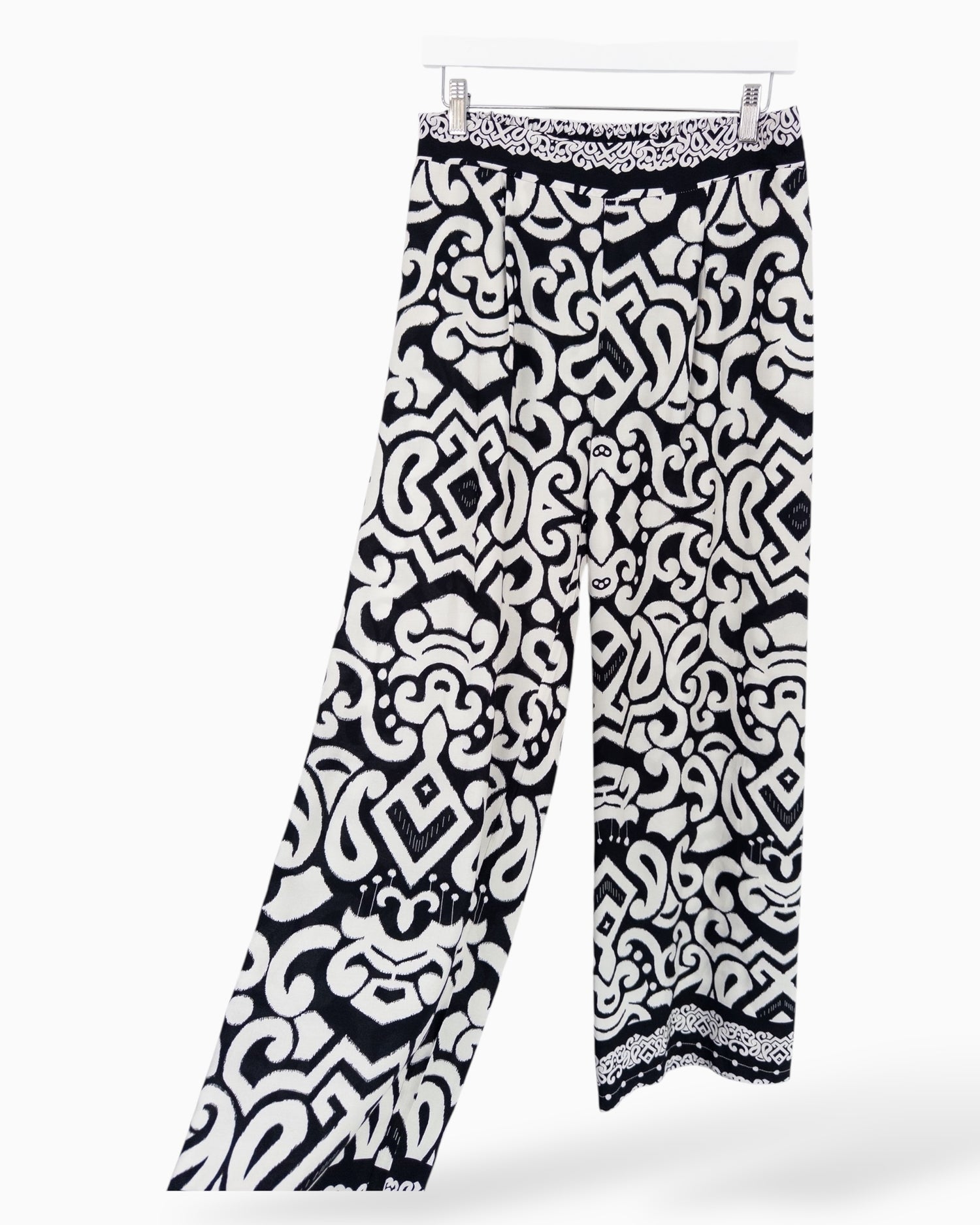 Leichte Hose mit Musterung schwarz weiß