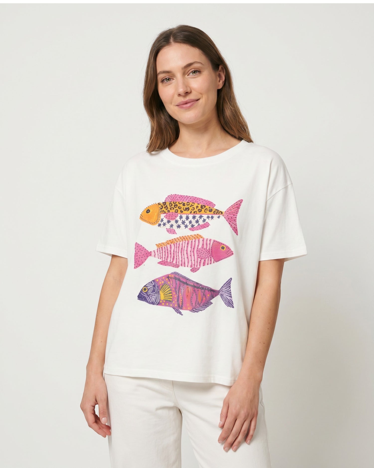 Shirt mit buntem Fischmotiv und Strassdetails weiß