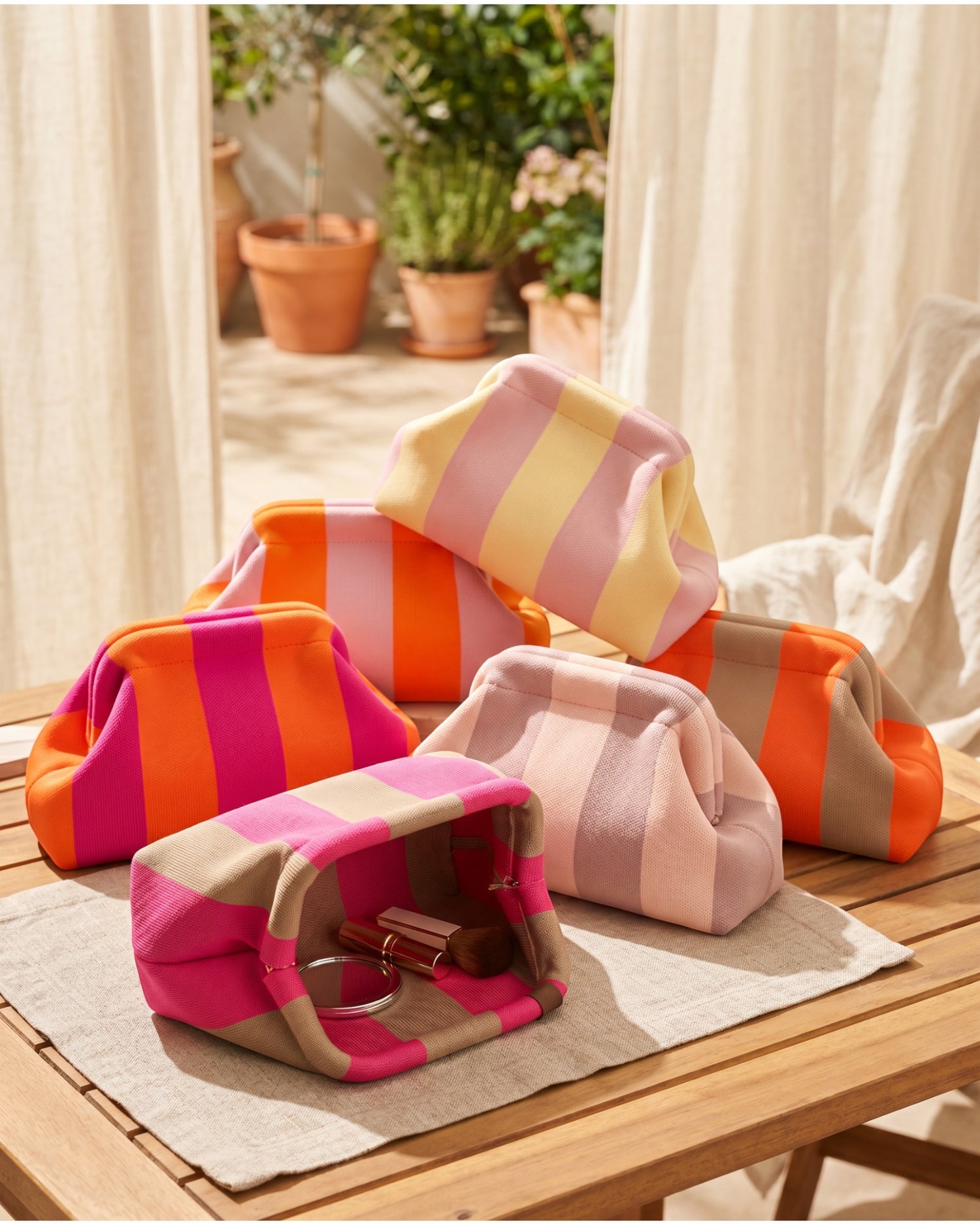 Kosmetiktasche Emma mit Streifen rosé