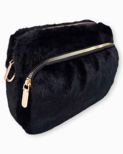 Flauschige Umhängetasche Sara schwarz