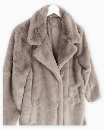 Flauschiger Mantel taupe